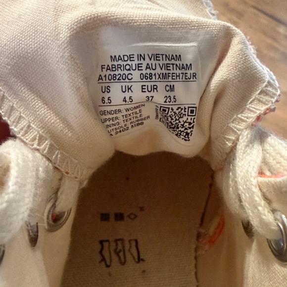 Orange High-Top Converse All Stars with Floral Design - Picture 5 of 5